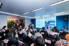 <b>实现从“产线操做工”到“智能批示官”的跃</b> 